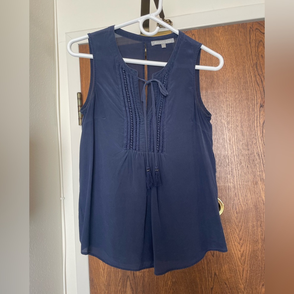 Daniel Rainn XS Navy Sleeveless Blouse with Tie Detail